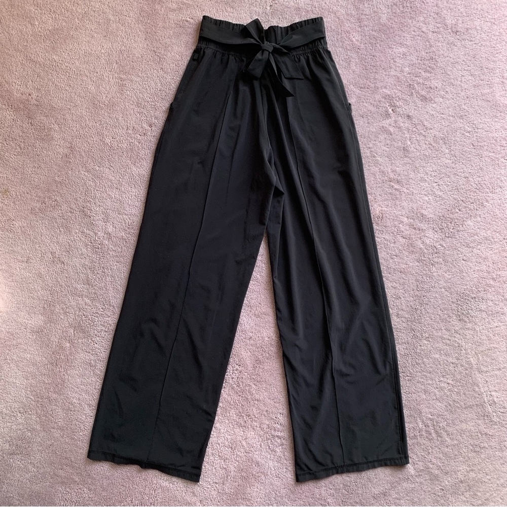 Lululemon Noir Black Wide Leg Pants size 4 - Picture 2 of 9